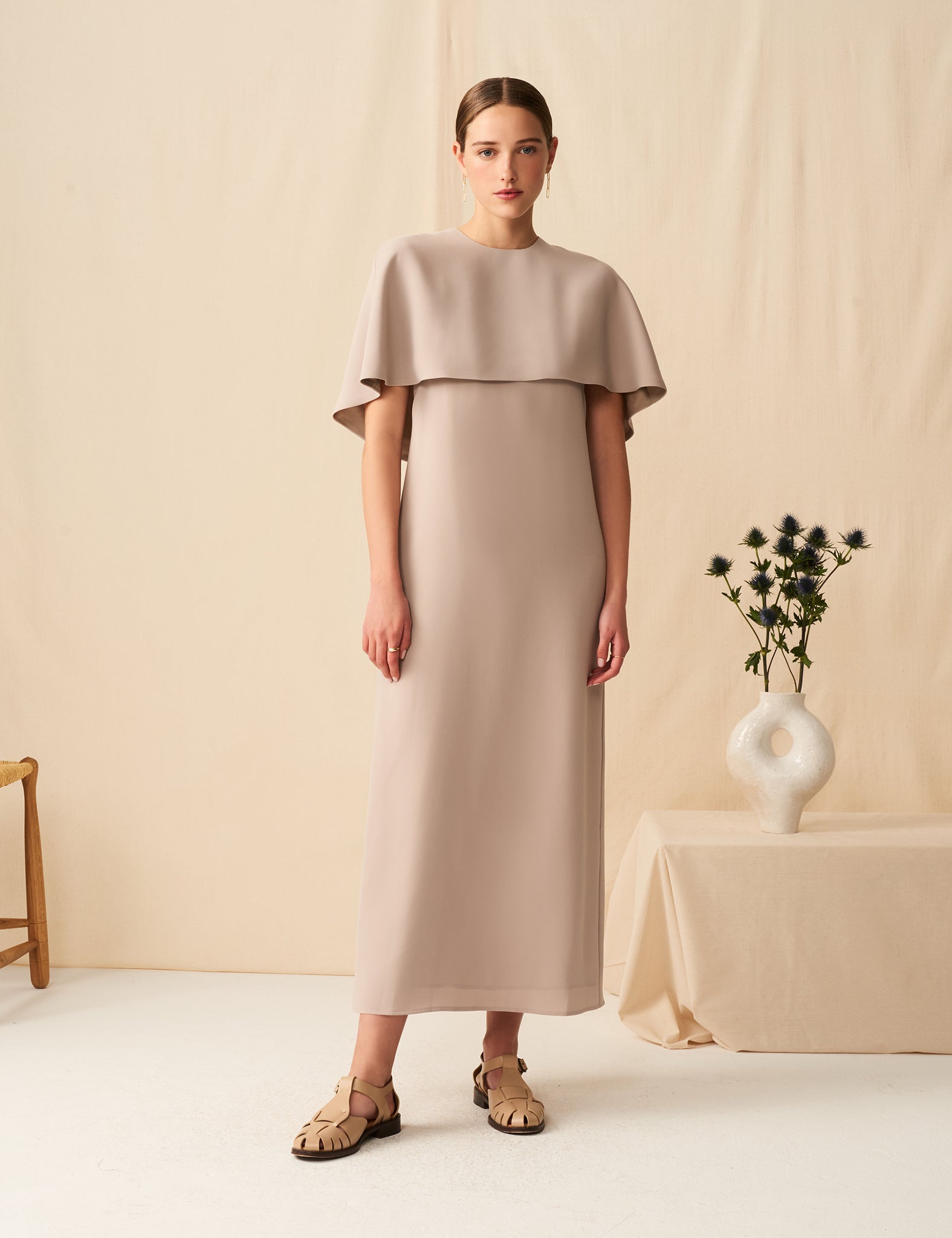 MARIHA(マリハ) ポプラのドレス ケープ付き Greige シティードレス