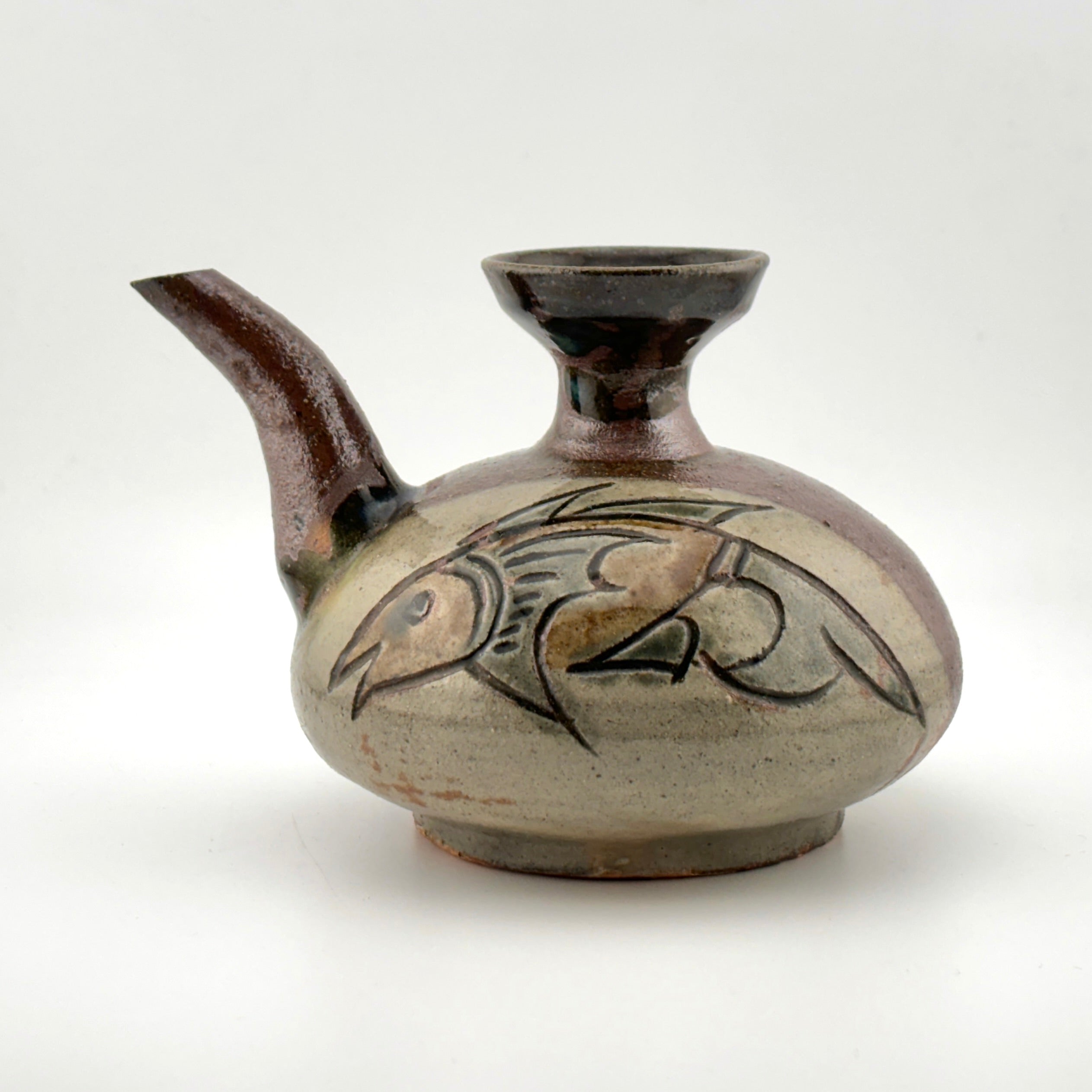 壺屋焼 人間国宝 金城次郎作 魚文カラカラ （笑う魚） – 生活民芸 なかむた