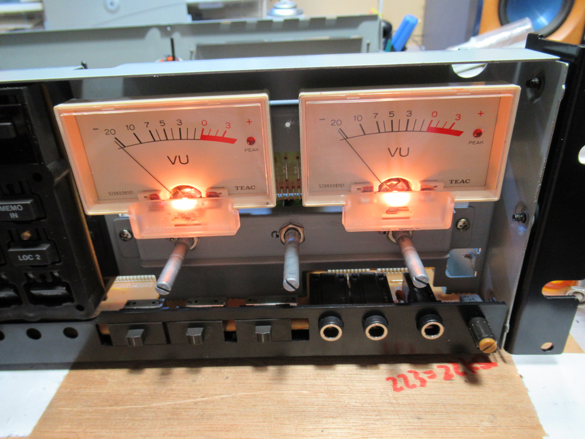 自作 ステレオVUメーター(ピーク表示機能LED付) Amazon.co.jp: VU
