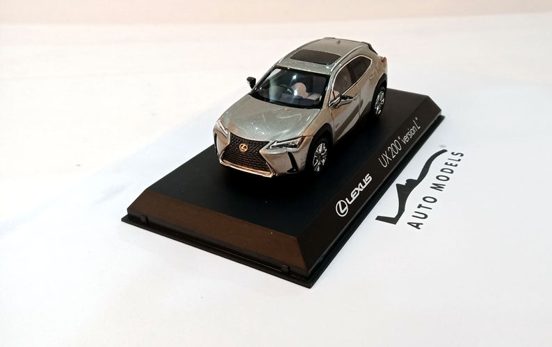 京商 レクサス 1/43ミニカー UX200 version L 京商 Lexus UX 200