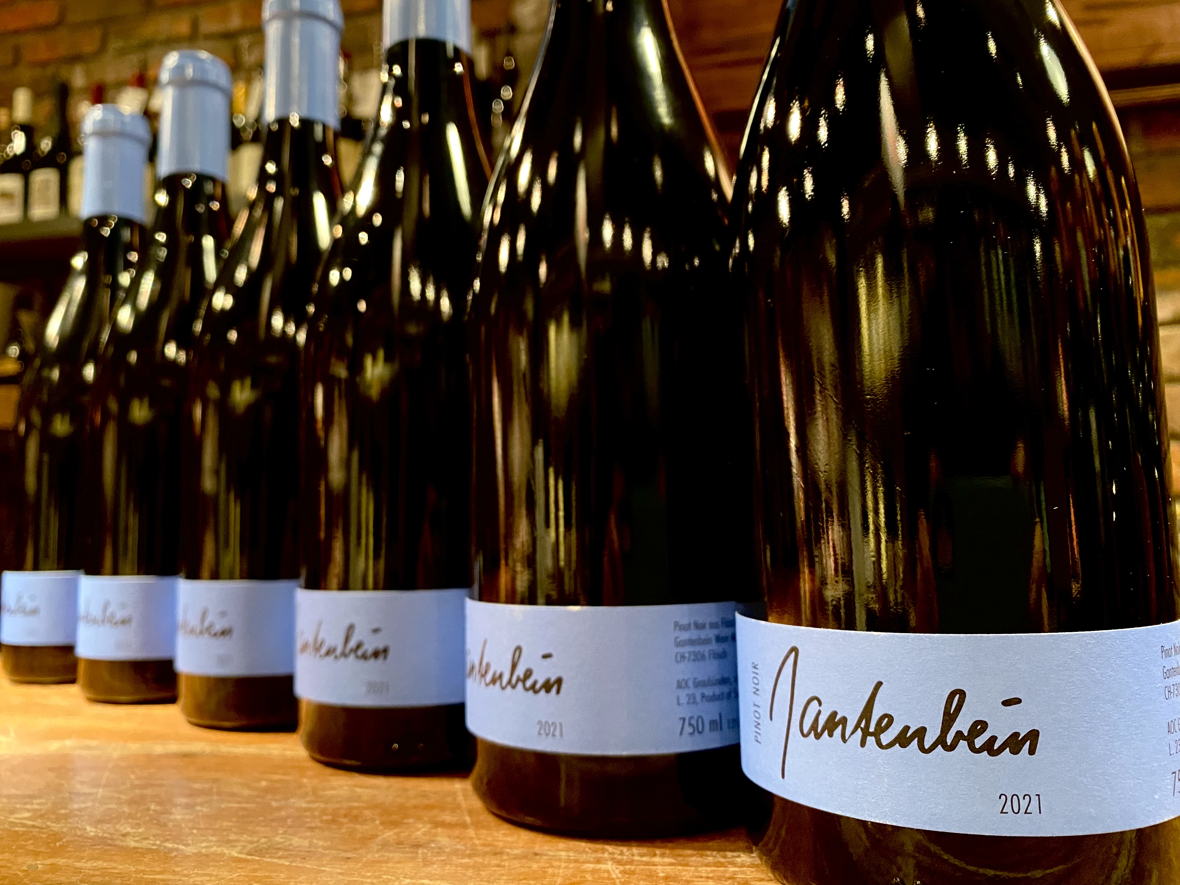 知る人ぞ知る幻のスイスワイン！！ | Anyway Wine Blog - 世田谷区 経堂 -