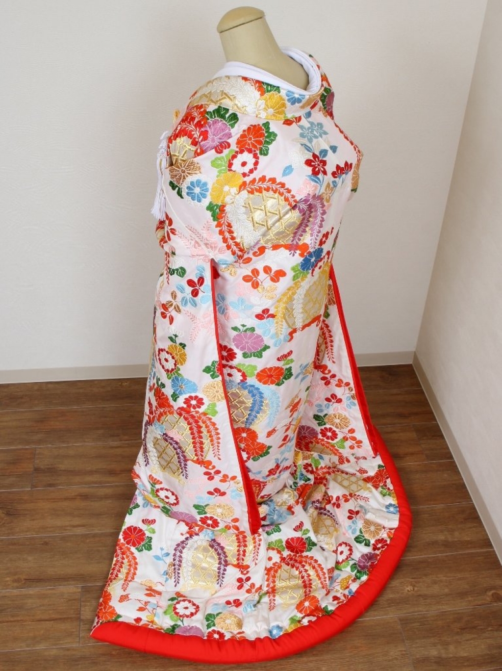 名古屋で こだわりの白無垢・色打掛・引き振袖レンタル｜婚礼和装専門