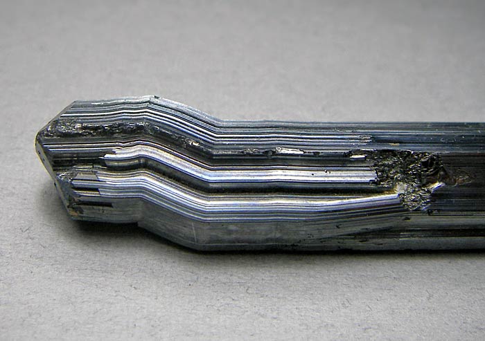 輝安鉱 黃安華 鉱物標本 輝安鉱 黃安華 鉱物標本