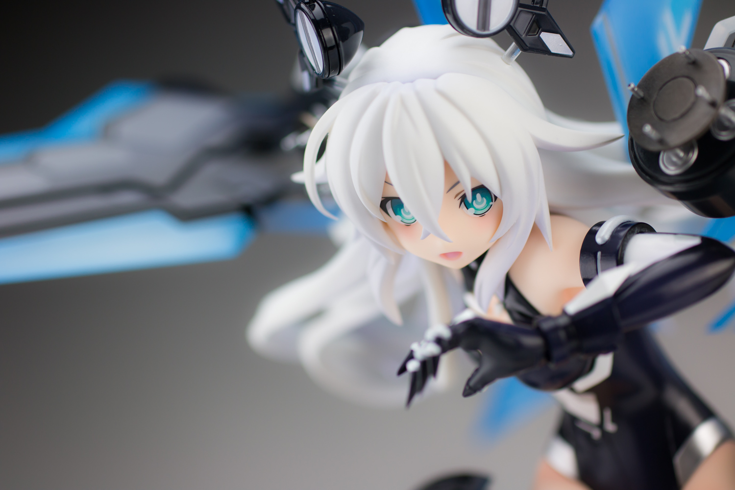 アルター 「超次元ゲイム ネプテューヌ ブラックハート」 - 食費削って