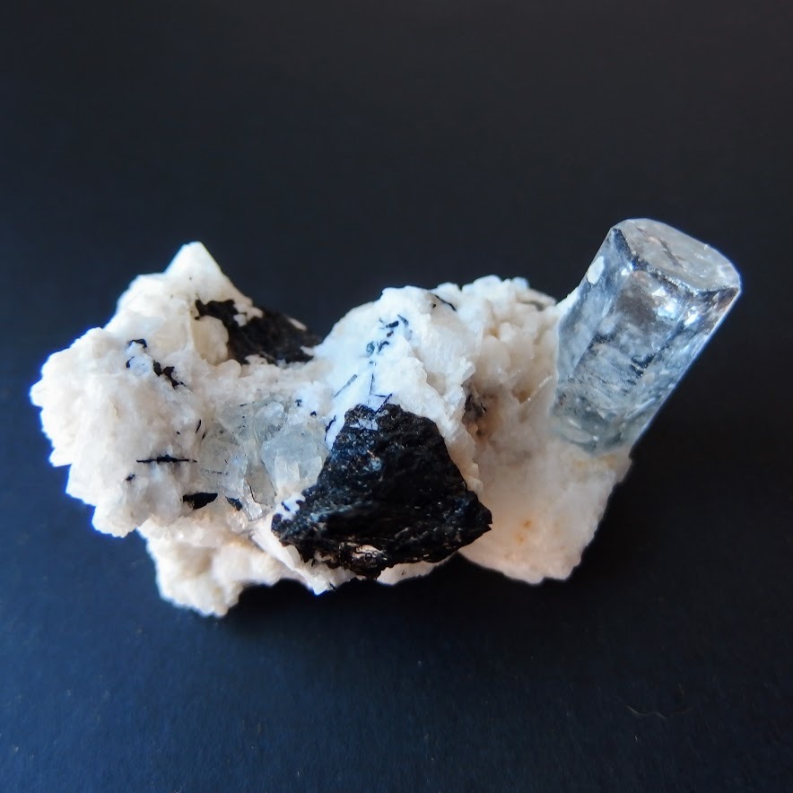 蝕像アクアマリン・バー4原石/巨大結晶/鉱物標本/ブラックトルマリン付