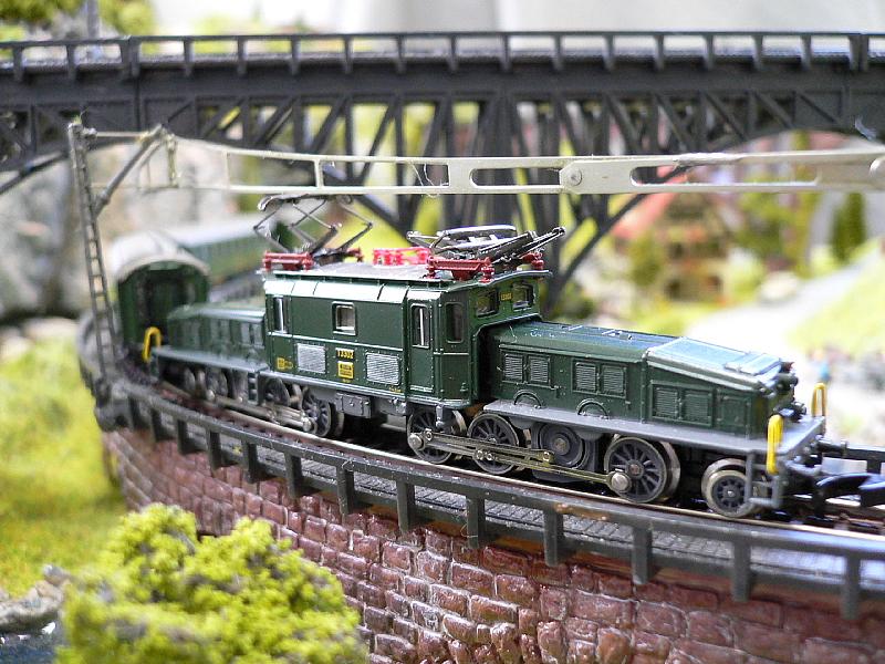 ドイツ製機関車クロコダイルガラス製置物