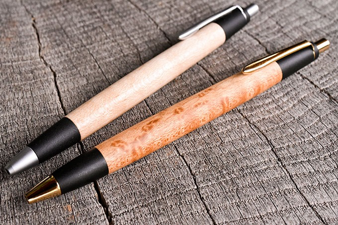 カエデのペンの経年変化 | 野原工芸｜作り手の裏話