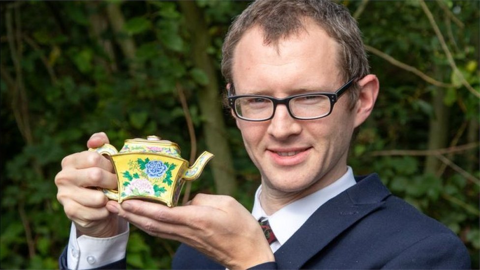 中國古董頻售天價：從英國人車庫驚現「乾隆酒壺」 講起- BBC 英伦网