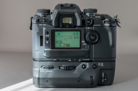 ミノルタ VC-7 （α-7用縦位置グリップ） | デジタル試しうち