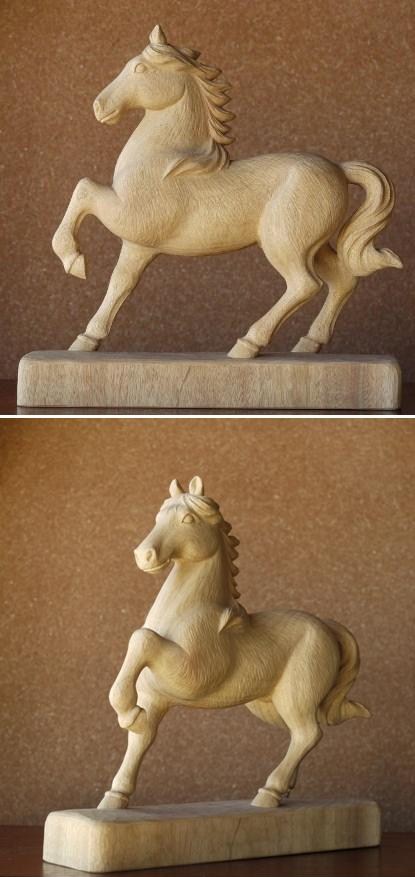 木製馬の彫刻 約50センチ×30センチ C303 根付 木製 彫刻 木彫り 馬
