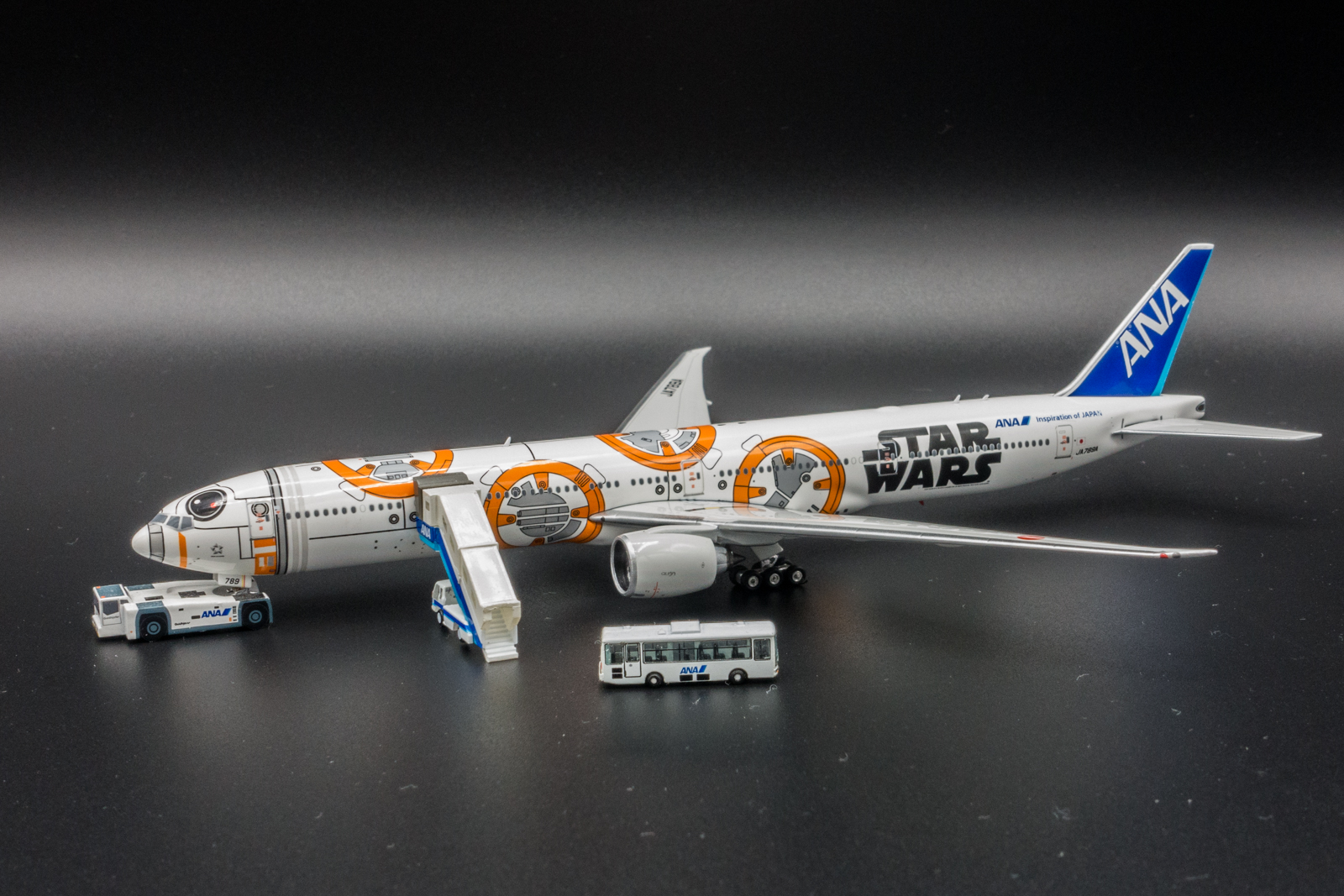 ANA BB-8 ANA JET ボーイング777-300ER 1:200 レア ANA BB-8 ANA JET
