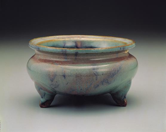 宋鈞窯月白窯變紫斑三足爐-數位典藏與學習聯合目錄(836604)