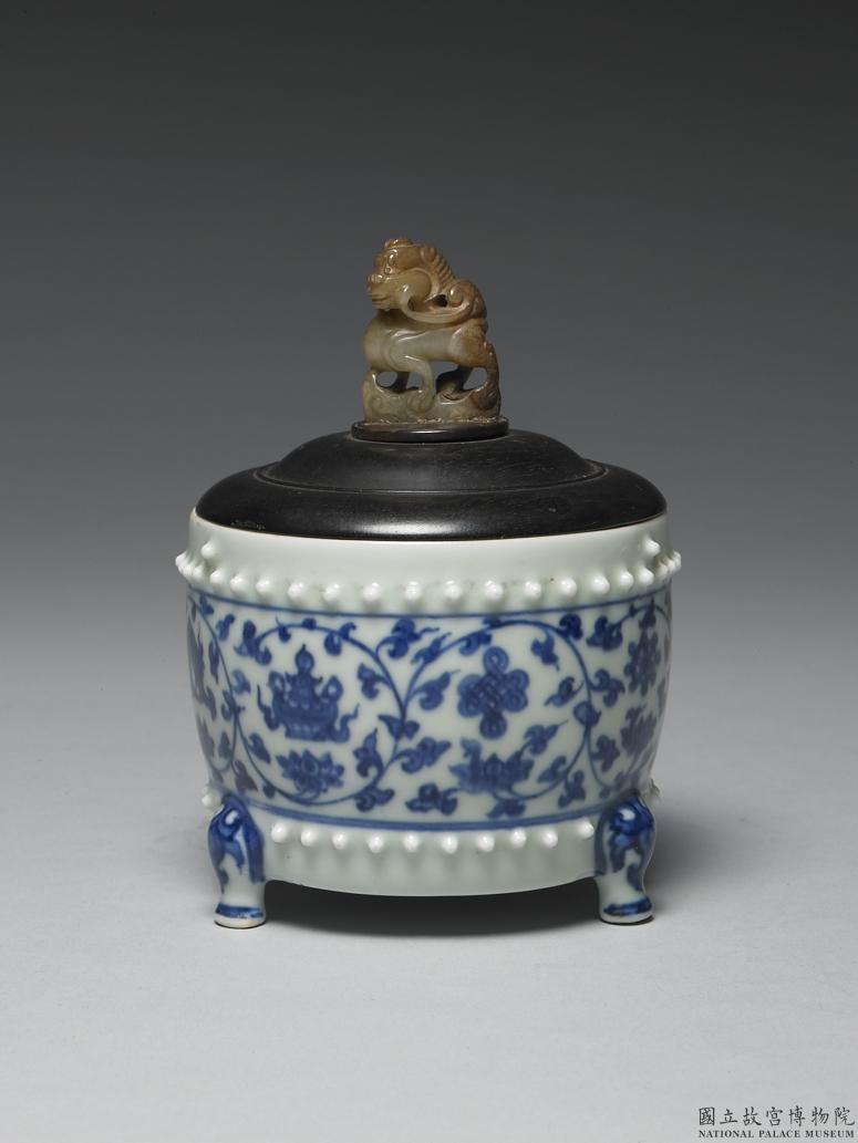 中国古玩 大明永青花松竹梅紋 三足朝天耳炉