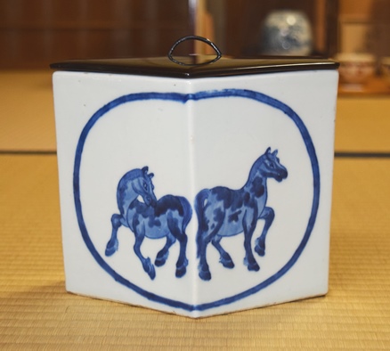 道光年製 染付菱馬水指 | 茶道具 小西康のぶろぐ