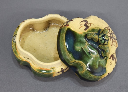 加藤芳右衛門 織部 亀甲香合 加藤芳右衛門 織部 亀甲香合