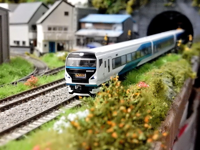 KATO185系 2000番台 国鉄特急色タイプ 7両セット 新品】KATO185