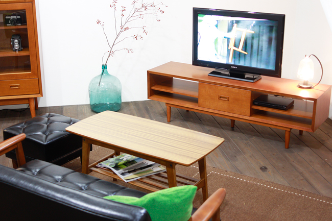 カリモク60 TVボードは5本脚。 | PlainTable カリモク60 テレビボード