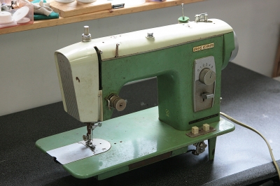 レトロ アンティークミシン RICCAR リッカー ミシン RW-6L 2026年最新