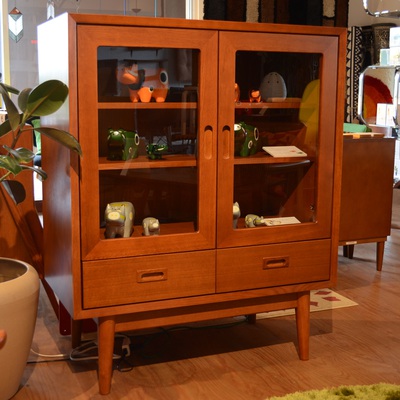 遊びごゴロゴロインテリア:カリモク60のカップボード展示してます。