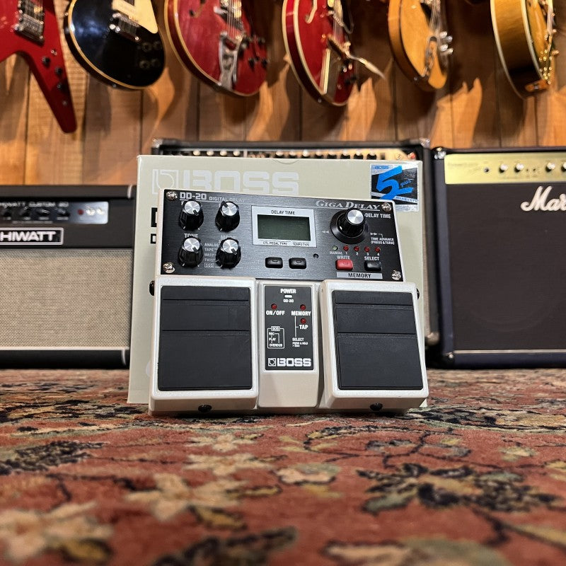 Boss Giga Delay DD-20 – Le Shop Lyon