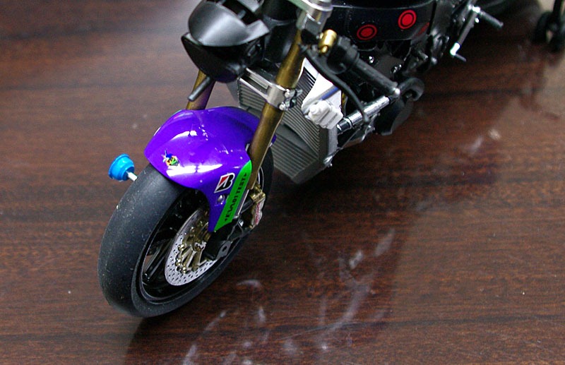 プラモ日記 » カワサキ・ZX-10RエヴァRT初号機 その8 ボディの組み付け