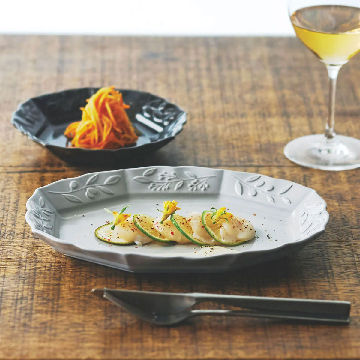 オリーヴ オーバルプレート 26cm 3色【日本製 食洗機可 電子レンジ可