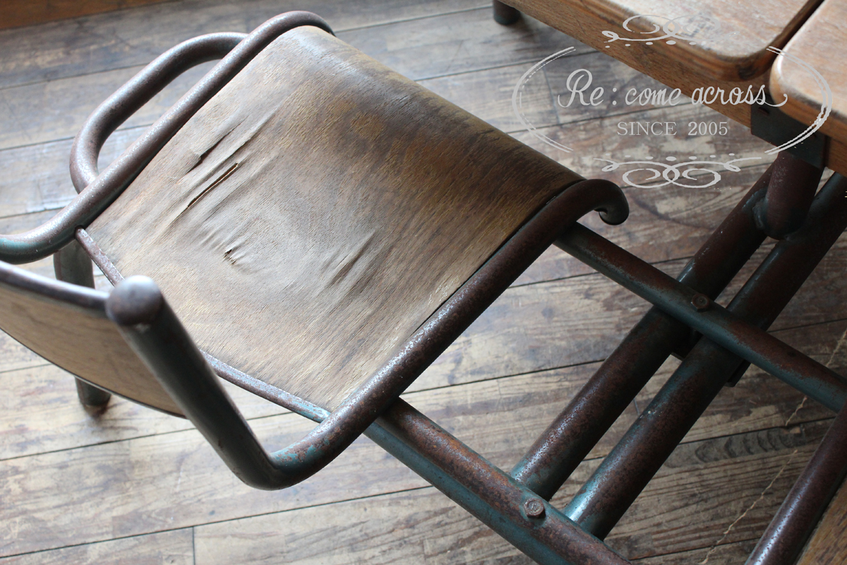 P109 フランスの古い ツインスクールデスク&チェア 2人掛け 机