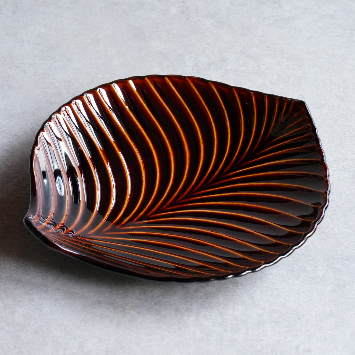 ぎやまん陶 リーフ大鉢 – カネコ小兵公式オンラインストア