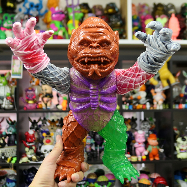 BlackBook Toyがカラフルな最新作「Beast and KONG “Crazy Mixed Parts