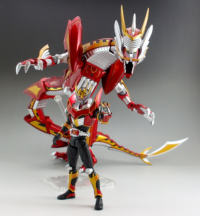 バンダイS.H.フィギュアーツ仮面ライダー龍騎&ドラグレッダー