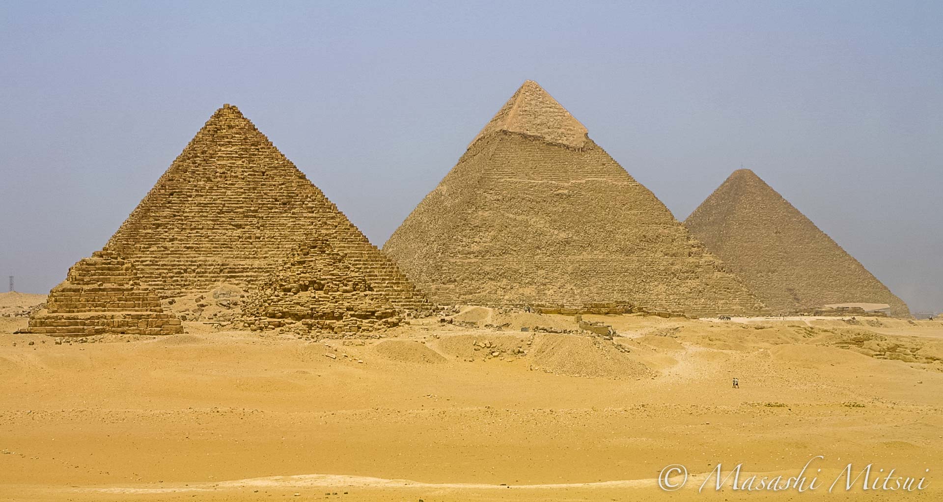 ギザの三大ピラミッドとツタンカーメン王の黄金マスク | たびそら 写真