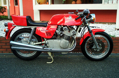 秀逸なる、世界のクラシックバイクが集結する 日本唯一の専門店！！