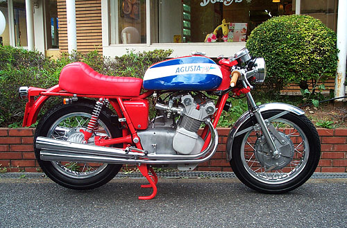 秀逸なる、世界のクラシックバイクが集結する 日本唯一の専門店！！