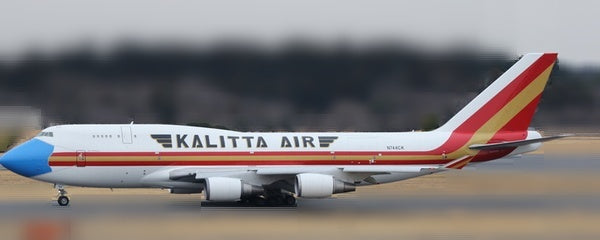 Phoenix 747-400 カリッタエア 「Mask」 N744CK 1/400 [04381]