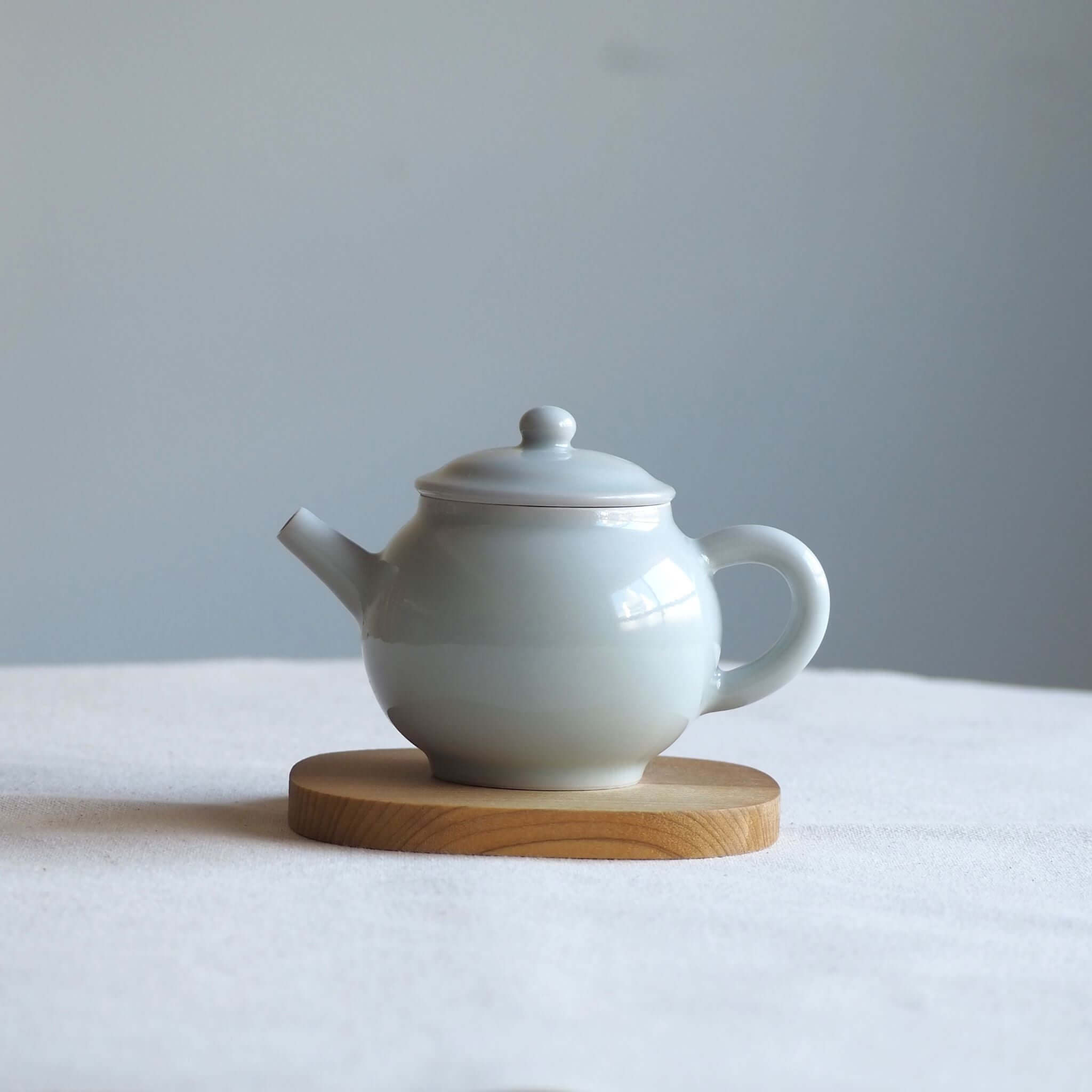 副田螺山作 茶道具作家物陶磁器灰色、ホワイト幾何学模様茶碗