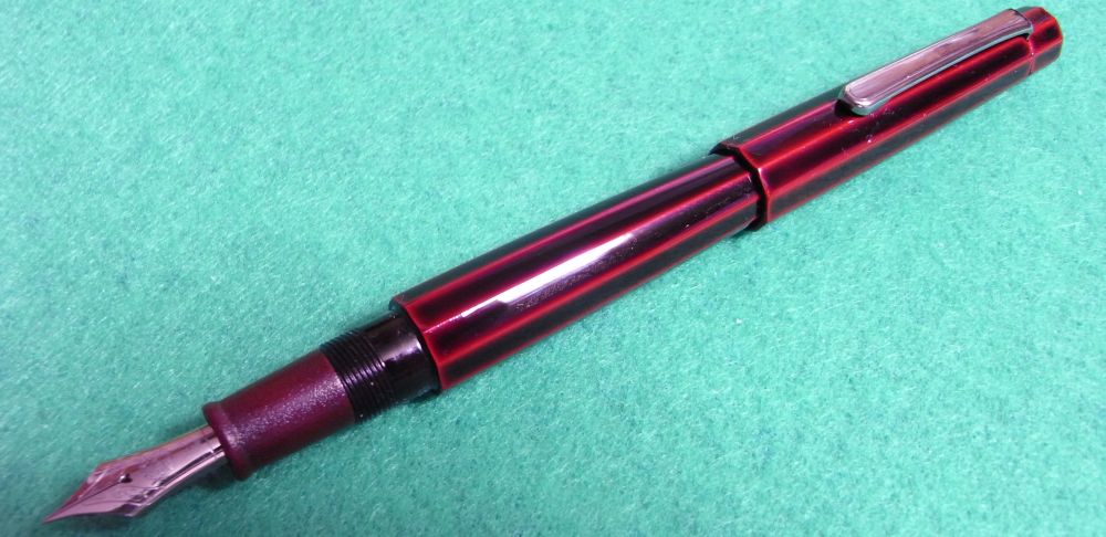 中屋万年筆の 「十角軸 赤溜」 が届く: 細字万年筆にこだわる