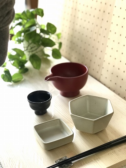 浄法寺塗うるみ工房漆器の茶筒1、急須台1、おしぼり入れ5、茶托5の