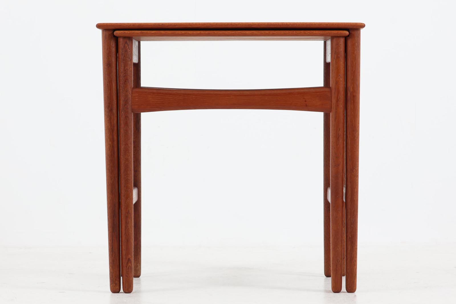 Hans J.Wegner(ハンス・J・ウェグナー)チーク無垢 ネストテーブル