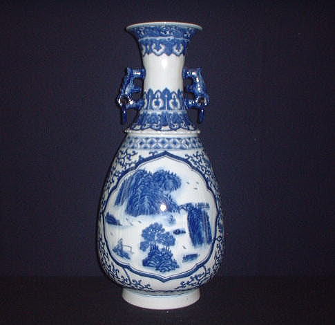 中国 青花 山水人物文 双耳瓶 玉壺春瓶 C 6900 中国 青花 山水人物文