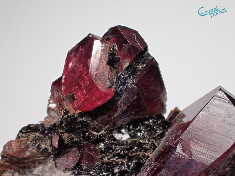 PYROXMANGITE パイロクスマンガン石 田口鉱山 - クリスタルポケット