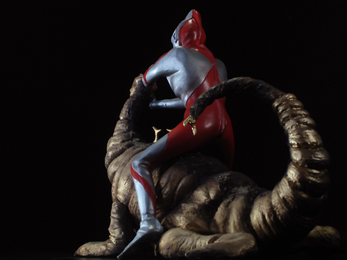 怪獣無法地帯】 The Monster Gallery 33 1/350 ウルトラマン対