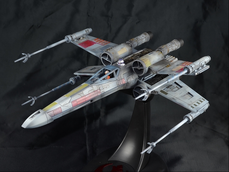 Bandai x Star Wars 1/48 X-Wing Starfighter MOVING EDITION: Work by