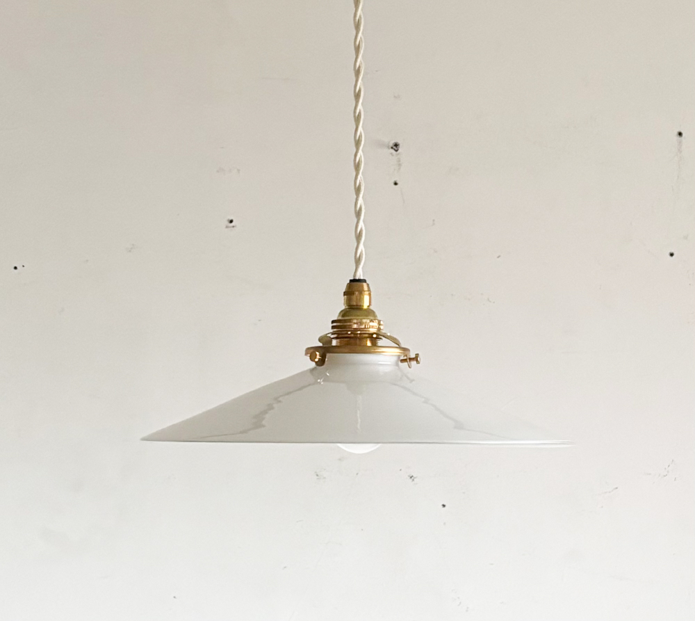 20年代 フランス アンティーク オパリンミルクガラスのお花アトリエ