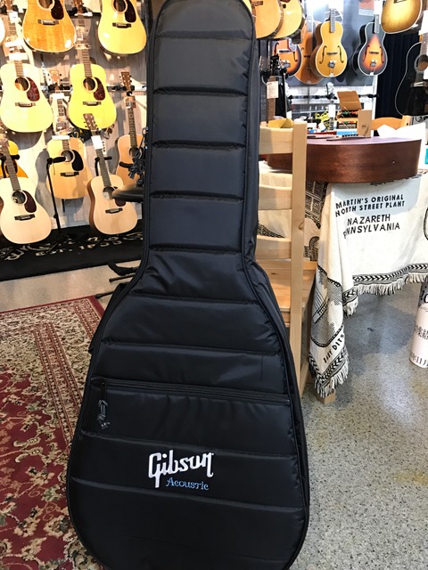 数量限定！！Gibson Acousticを買うとセミハードケース付いてきます