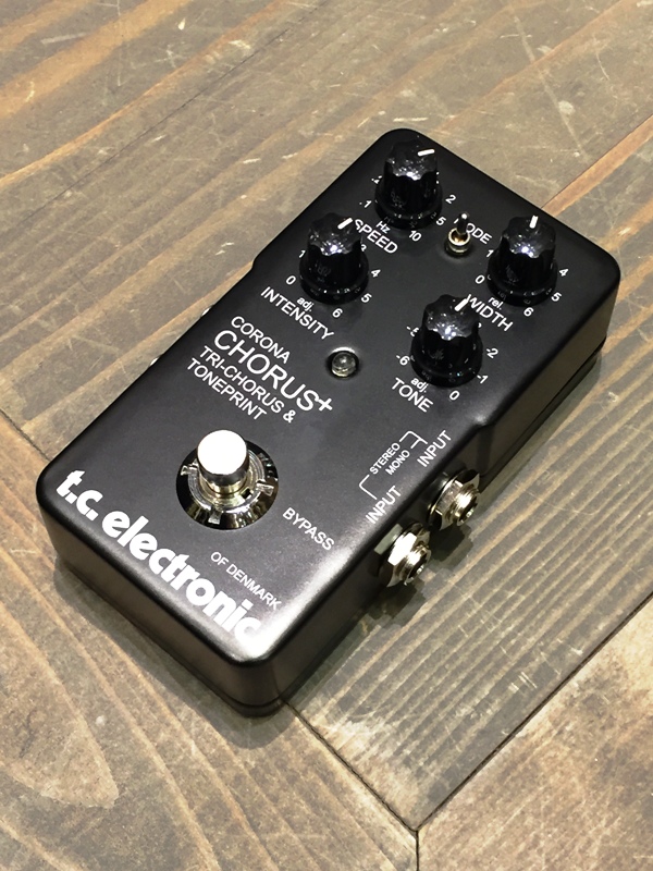 SCFペダル発売40周年を記念した、CORONA CHORUS +が入荷