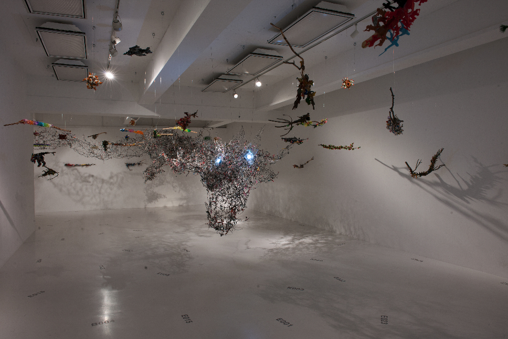 招き猫 アート作品 コミュニケーションできない猫 藤浩志 作 招き猫