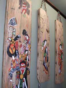 大津絵の店 舟板・水車古材など