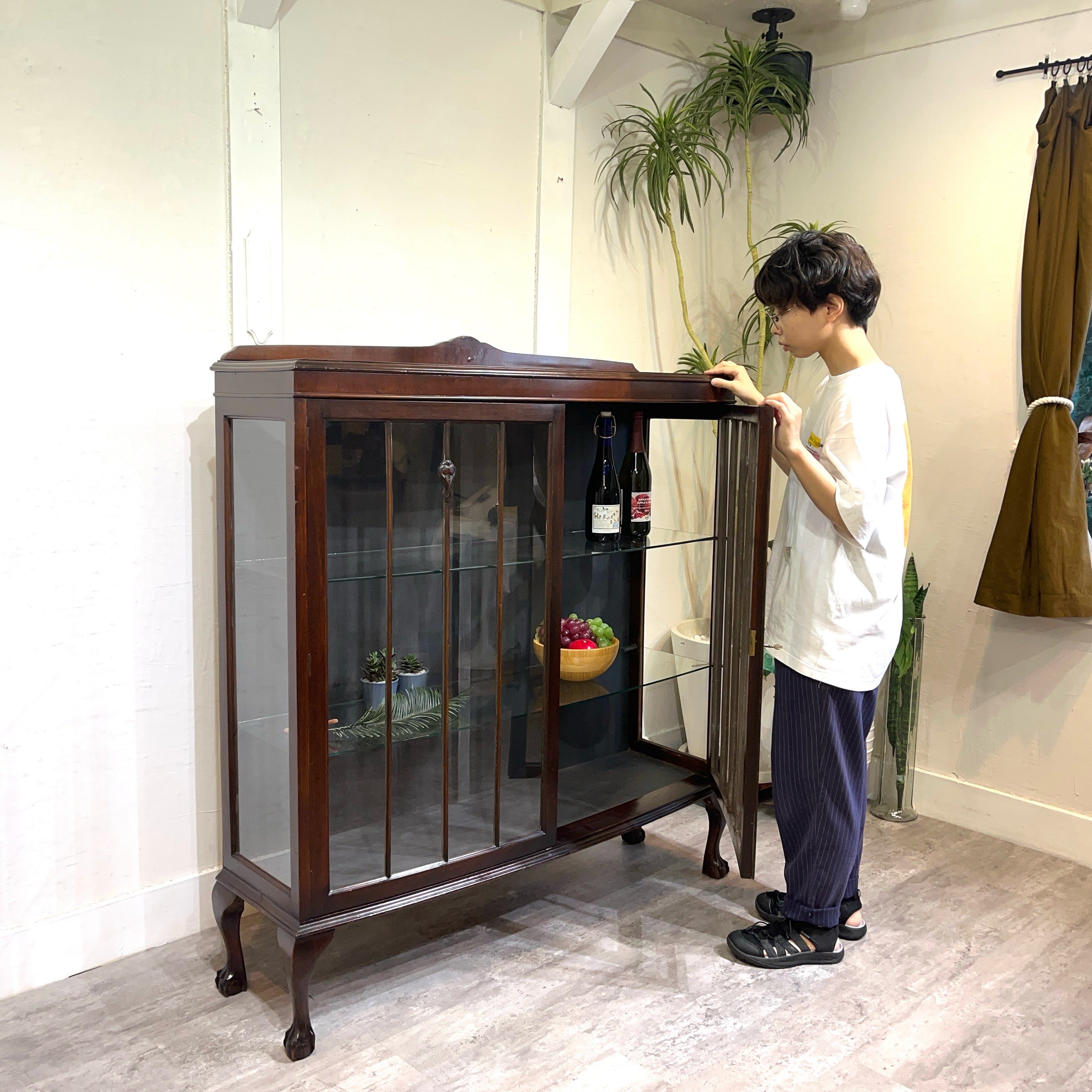 英国 アンティーク ガラス ショーケース 飾り棚 キャビネット 中古