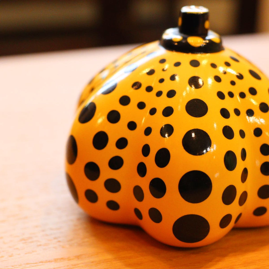 草間彌生 くさまやよい かぼちゃ 黄色 ペーパーウェイト パンプキン