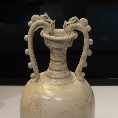 龍の謂れとかたち 白磁龍耳瓶（東京国立博物館）